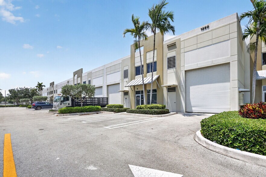 More Photos Of 1250 Wallace Dr, Delray Beach Warehouse For Lease