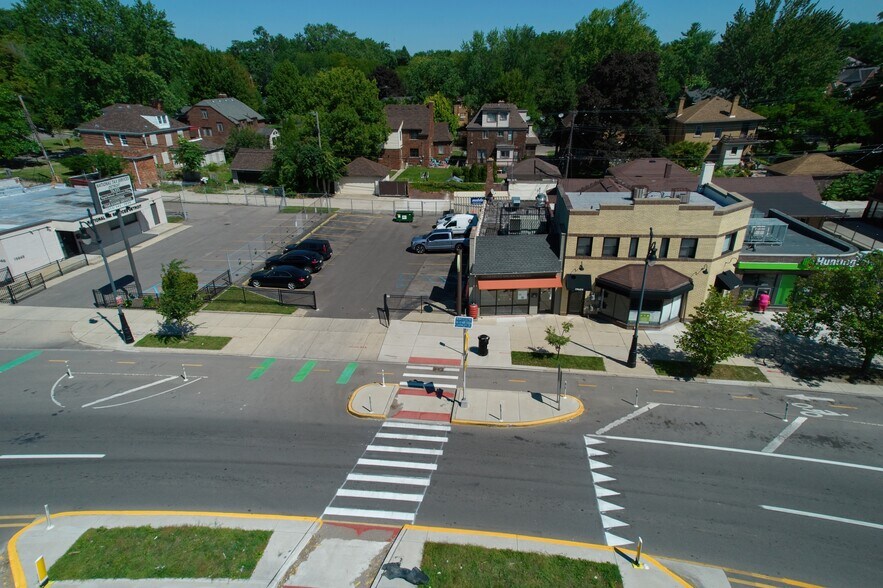 More Photos Of 19614 Grand River Ave, Detroit Storefront For Sale