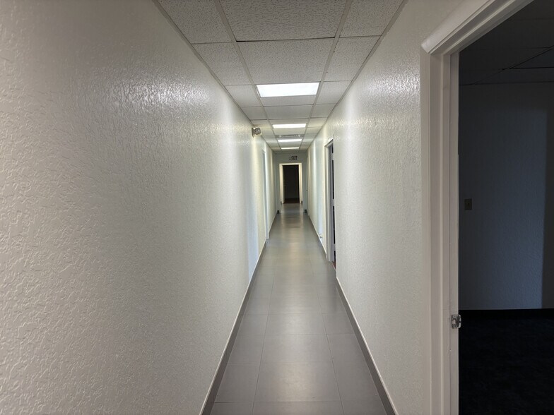 More Photos Of 1260 E Oakland Park Blvd, Oakland Park Office For Sale