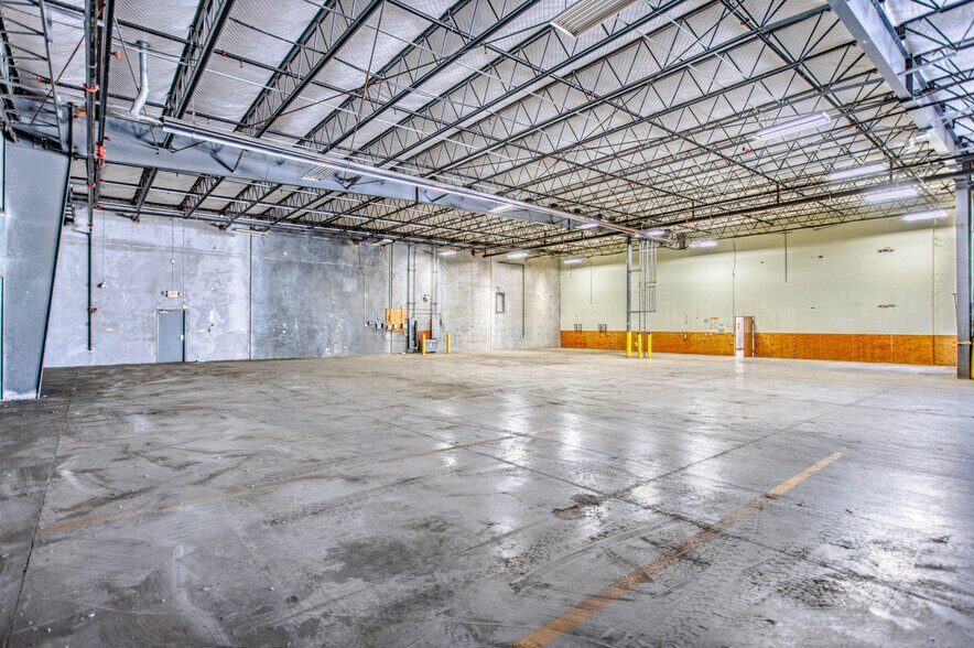 More Photos Of 3200 S Thomas Rd, Oklahoma City Warehouse For Lease