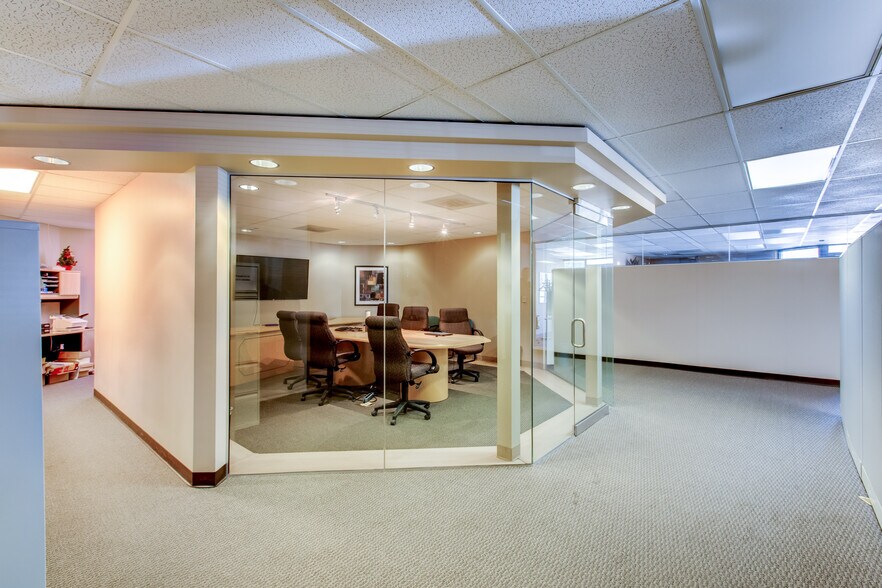 More Photos Of 7399 S Tucson Way, Centennial Flex For Lease