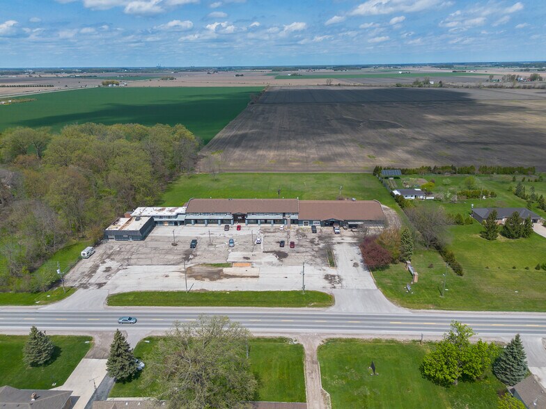 More Photos Of 2024 Dufferin Av, Wallaceburg Apartments For Sale