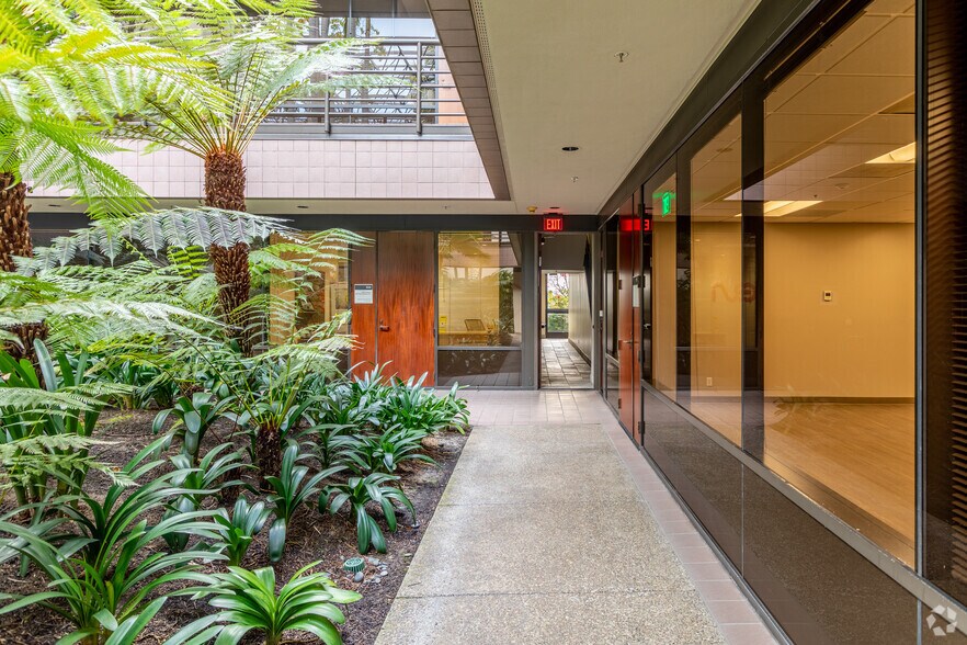 More Photos Of 12555 High Bluff Dr, San Diego Office For Lease