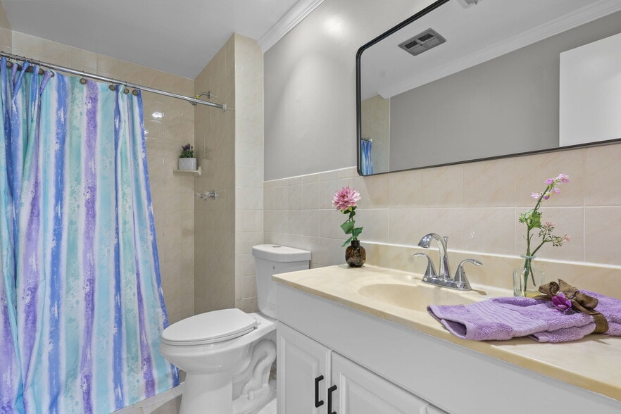 More Photos Of 9725 Lookout Pl, Gaithersburg Assisted Living For Sale