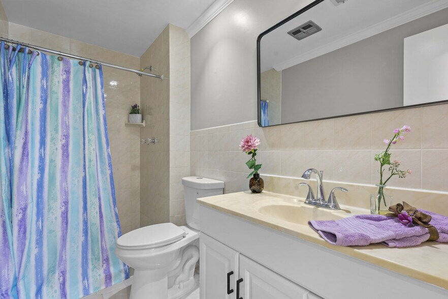 More Photos Of 9725 Lookout Pl, Gaithersburg Healthcare For Sale