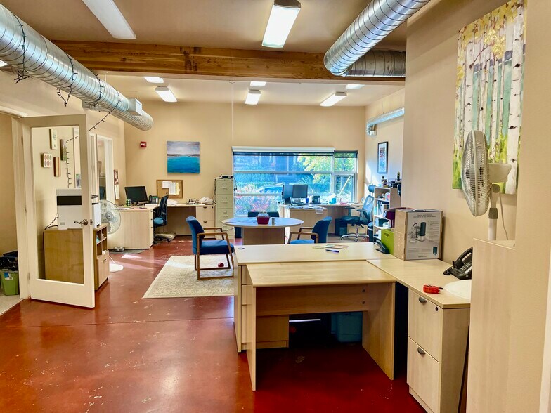 More Photos Of 3829-3843 NE Tillamook St, Portland Office For Lease