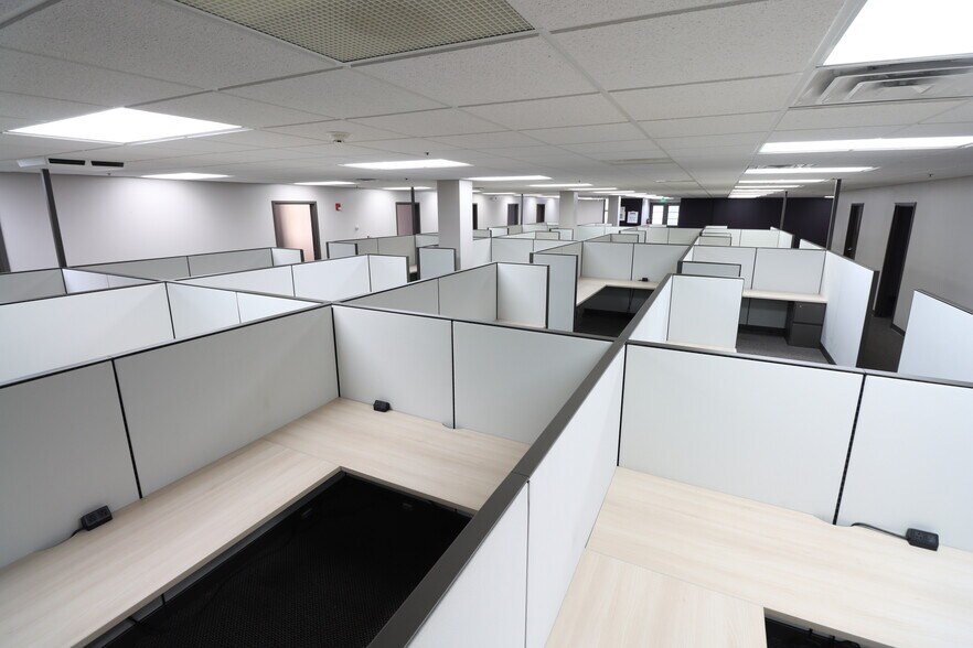 More Photos Of 116 E Berry St, Fort Wayne Office For Lease