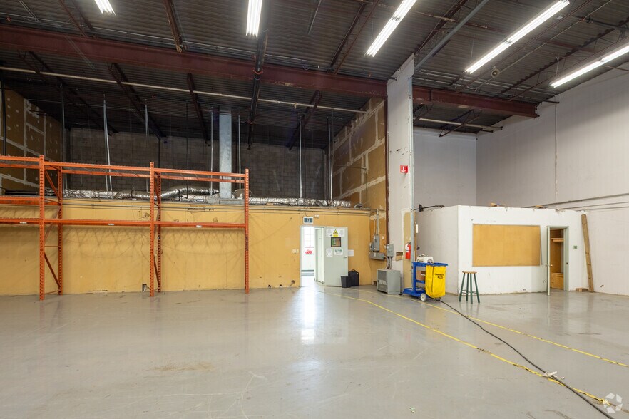 More Photos Of 2299 Drew Rd, Mississauga Light Manufacturing For Lease