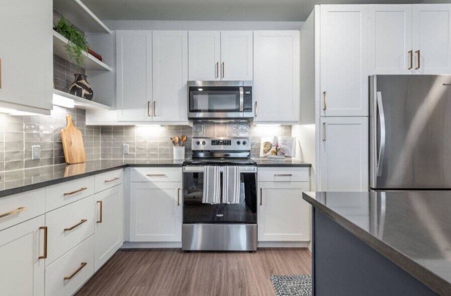 More Photos Of 411 W Commerce St, Dallas Apartments For Lease