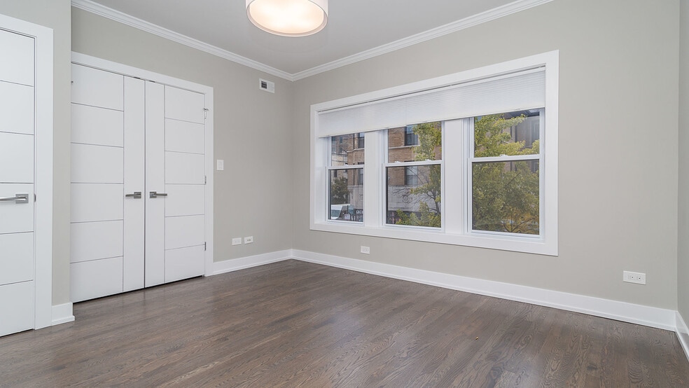 More Photos Of 3124 N Broadway, Chicago Storefront Retail Residential For Sale
