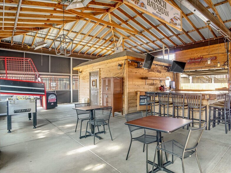 More Photos Of 200 N Main St, Dupo Specialty For Sale