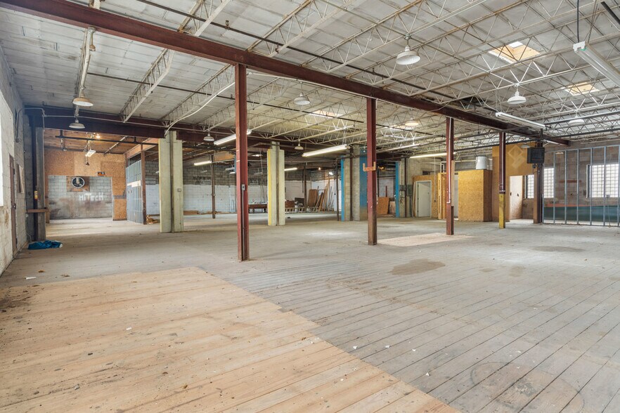 More Photos Of 1811 Memorial Ave, Lynchburg Storefront For Lease