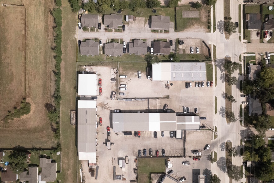 More Photos Of 202 Preston Ave, Pasadena Warehouse For Lease