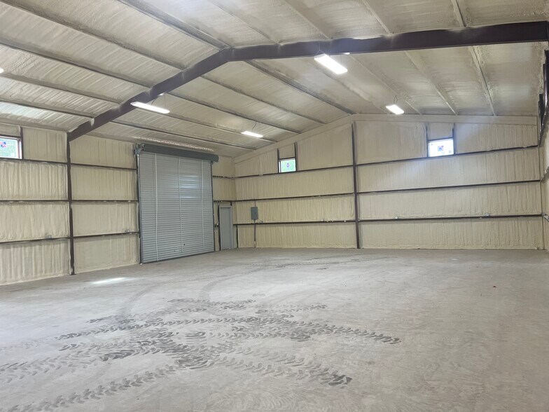 More Photos Of 16001 Awalt Dr, Austin Office For Sale
