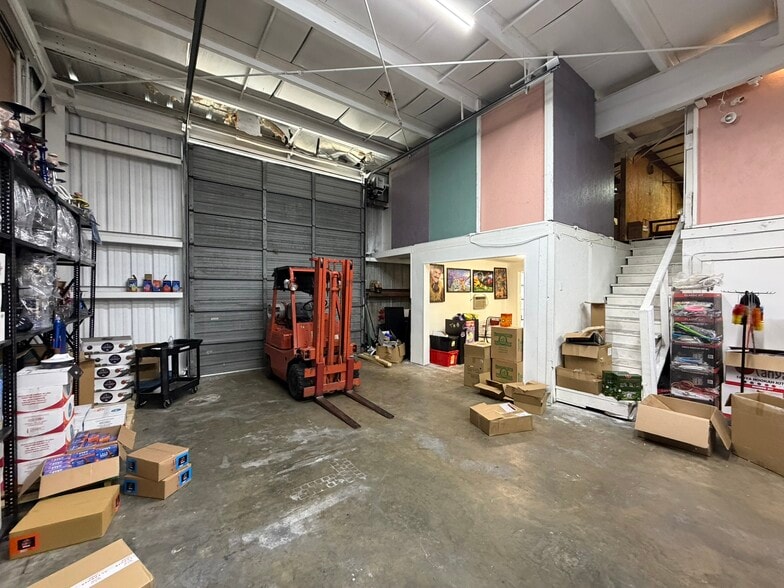 More Photos Of 2601 Lexington St, Kenner Warehouse For Sale