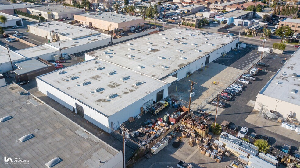 More Photos Of 7300 Somerset Blvd, Paramount Distribution For Lease
