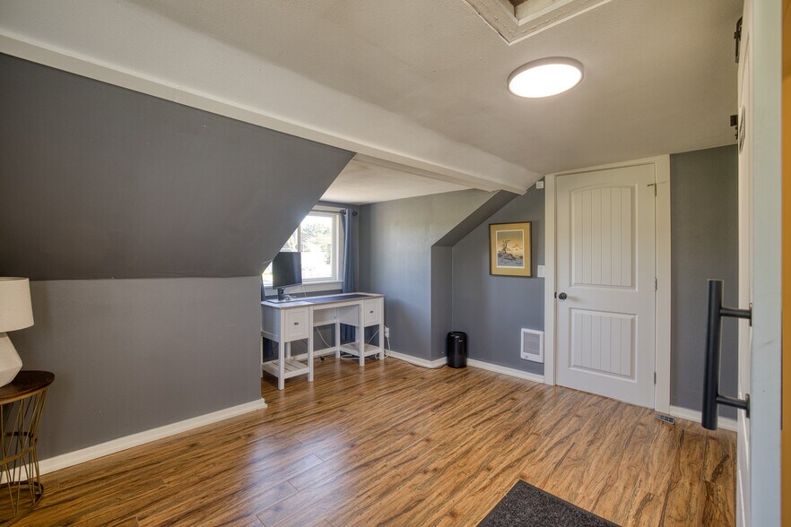 More Photos Of 40 Main St, Pacific Beach Flex For Sale