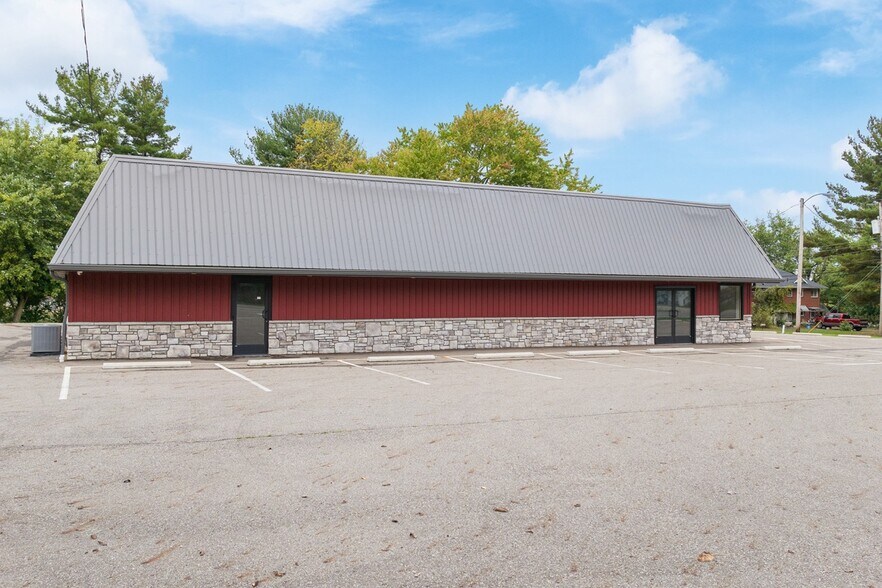 More Photos Of 4291 Manchester Ave NW, North Lawrence Office For Sale