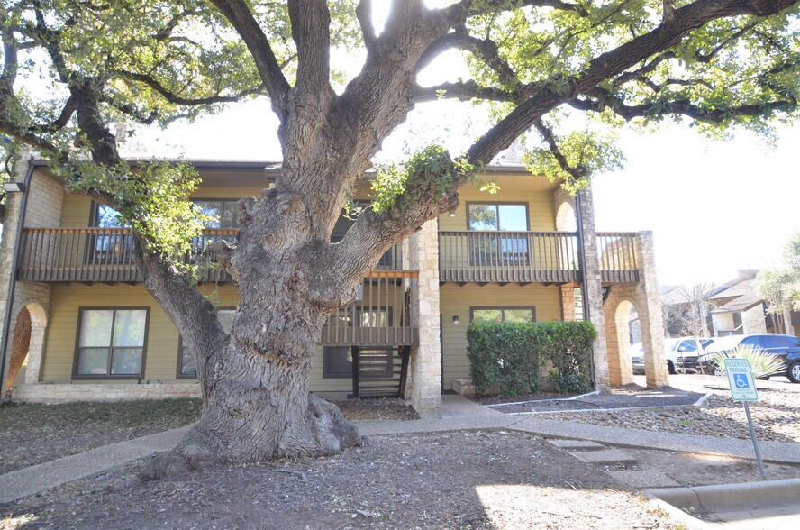 Primary Photo Of 4131 Spicewood Springs Rd, Austin Office For Sale