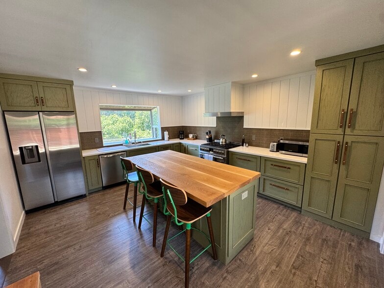 More Photos Of 102 W Carmel Valley Rd, Carmel Valley Hotel For Sale