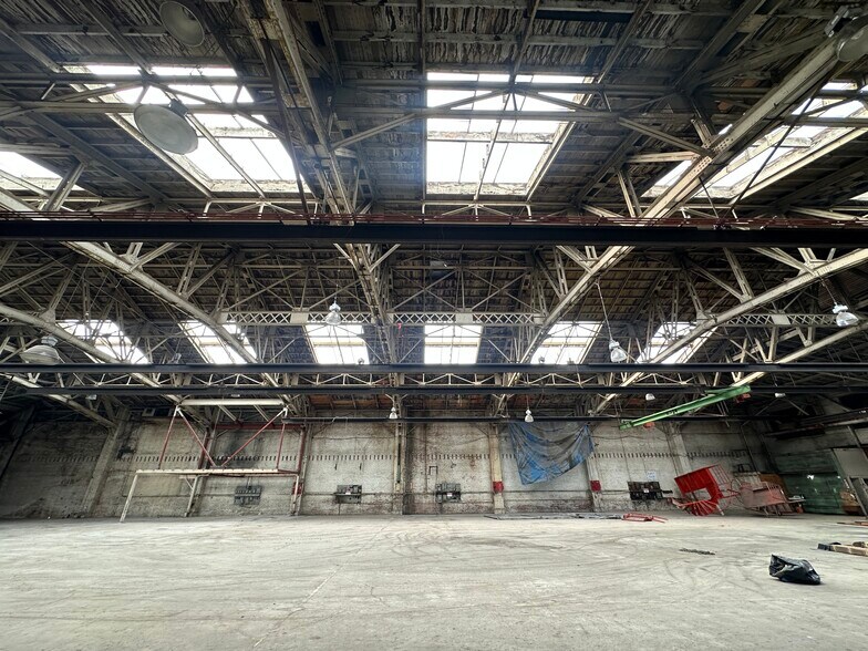 More Photos Of 2635-2717 Peralta St, Oakland Warehouse For Lease