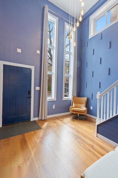 More Photos Of 220 West St, Annapolis Office For Sale
