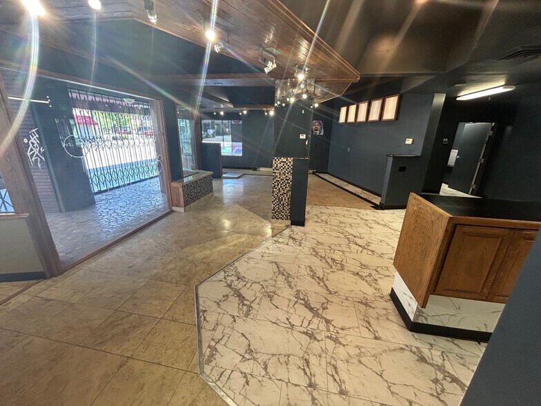 More Photos Of 25 2nd St, Reno Convenience Store For Lease