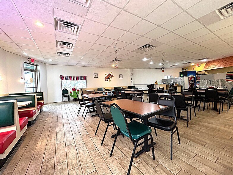 More Photos Of 1232 10th St, Port Huron General Retail For Sale