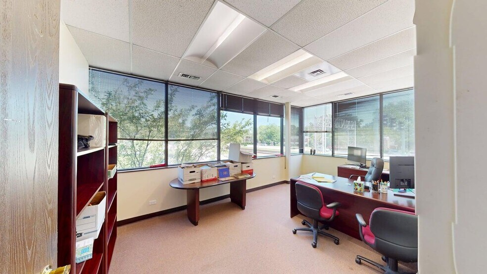 More Photos Of 1235 E Davis, Arlington Heights Office For Lease