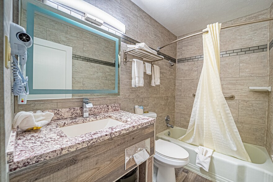 More Photos Of 1349 Idaho St, Elko Hotel For Sale