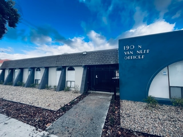 More Photos Of 190 N Van Ness Ave, Fresno Medical For Sale