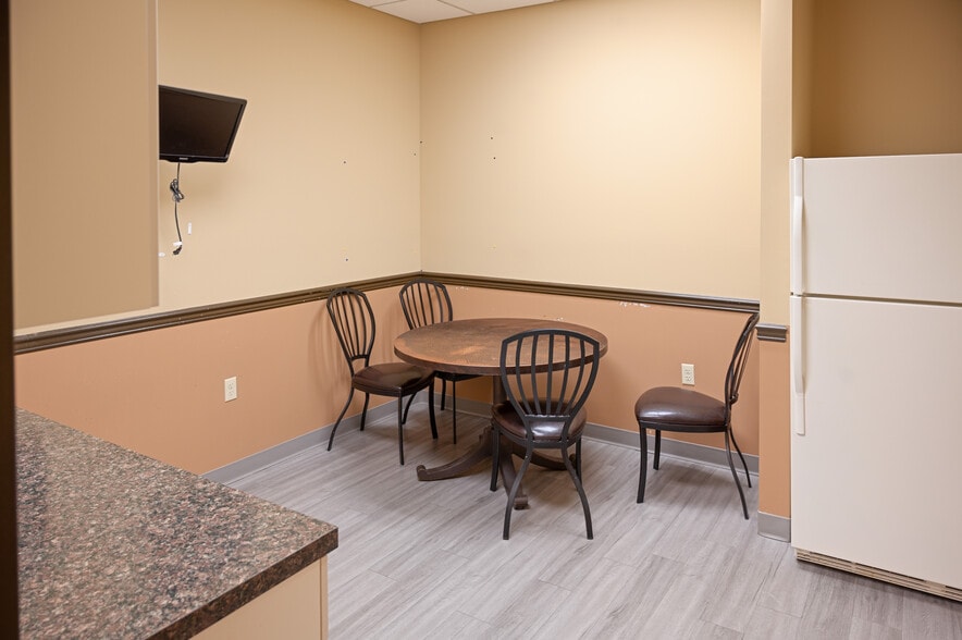 More Photos Of 105 River Ave, Lakewood Office For Lease