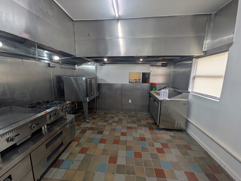 More Photos Of 10901 SE US Highway 441, Belleview Storefront Retail Office For Lease