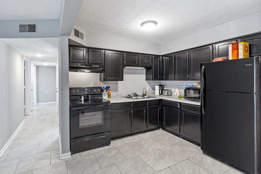 More Photos Of 200 Hubbard Rd, Winchester Apartments For Sale