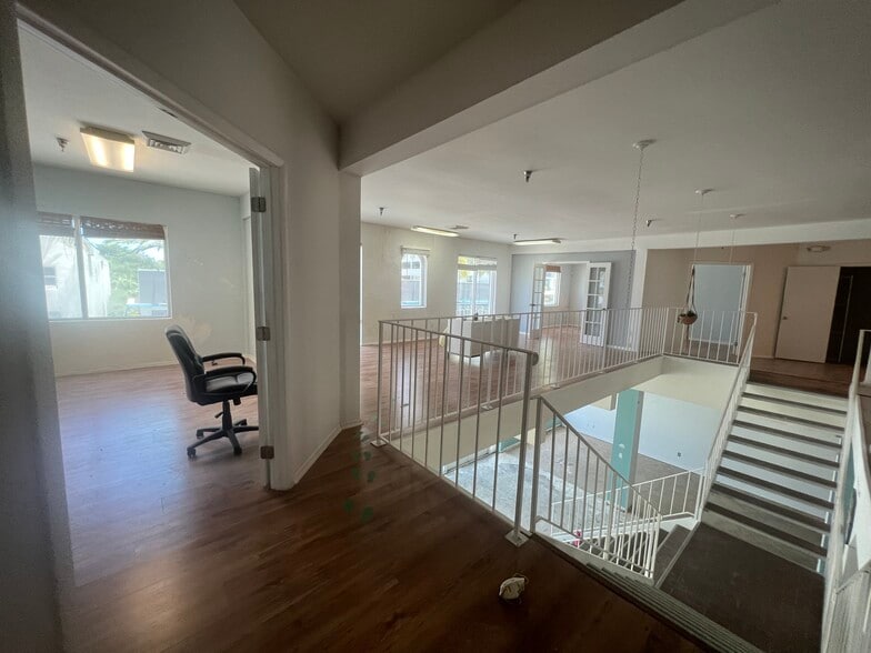 More Photos Of 49 N Federal Hwy, Dania Storefront Retail Office For Lease