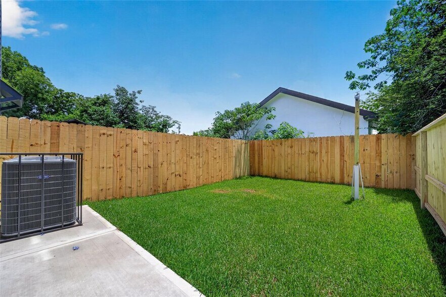 More Photos Of 7840 Nashville Unit A/B Street, Houston Apartments For Sale