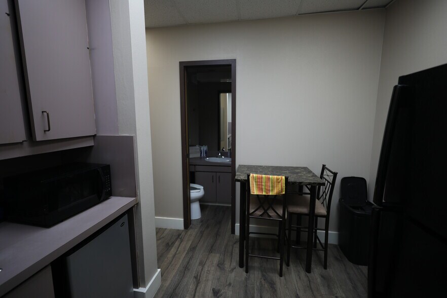 More Photos Of 4100 W 15th St, Plano Medical For Sale