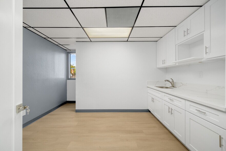 More Photos Of 570 N Towne Ave, Pomona Storefront Retail Office For Sale