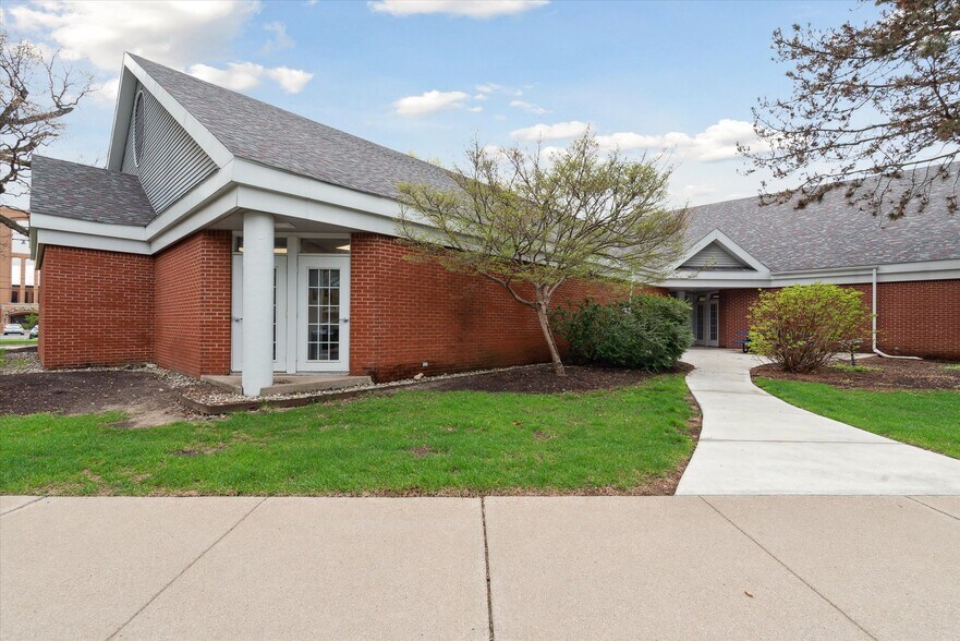 More Photos Of 3740 W Sylvania Ave, Toledo Medical For Sale