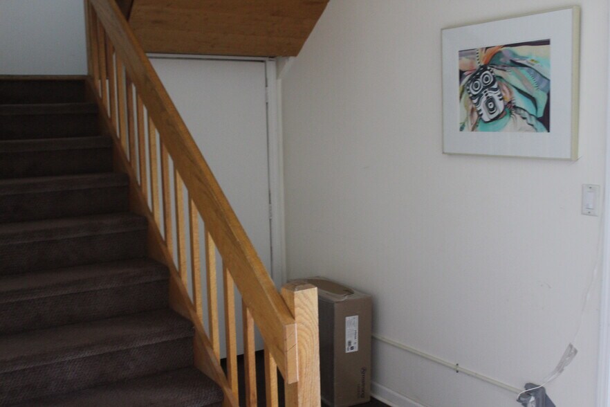 More Photos Of 3321 Doris Ave, Ocean Unknown For Lease