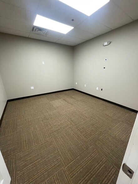 More Photos Of 1147-1201 S US 231 Hwy, Troy Unknown For Lease