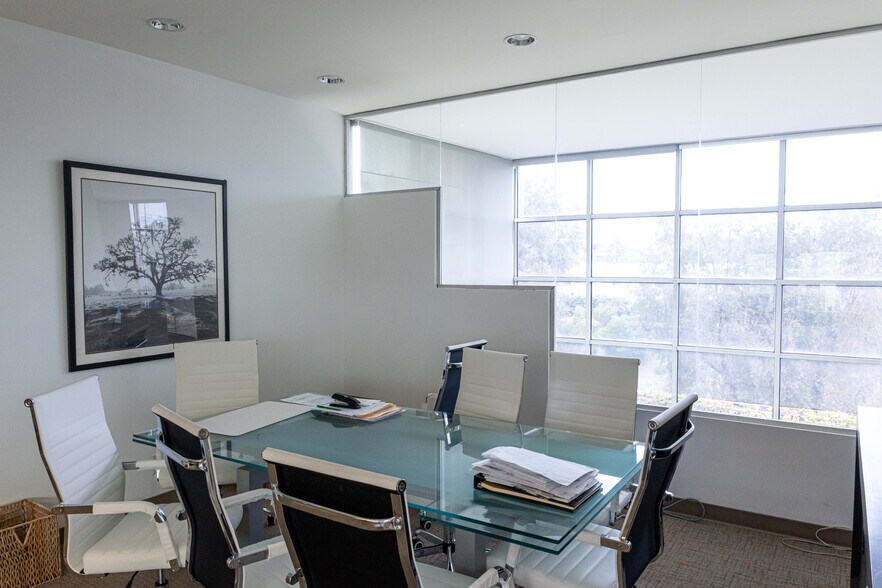 More Photos Of 1750 14th St, Santa Monica Loft Creative Space For Lease