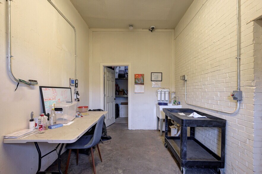 More Photos Of 1615 N Portland Ave, Oklahoma City Warehouse For Sale