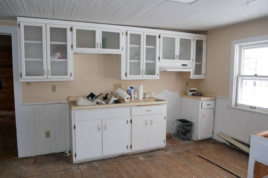 More Photos Of 740 McComb Ave, Rib Lake Freestanding For Sale