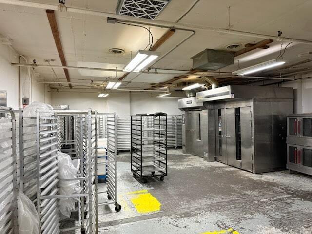 More Photos Of 1100 NE 21st St, Portland Service For Sale