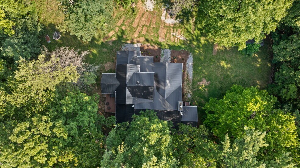 More Photos Of 122 Highlands View Rd, Highlands Specialty For Sale