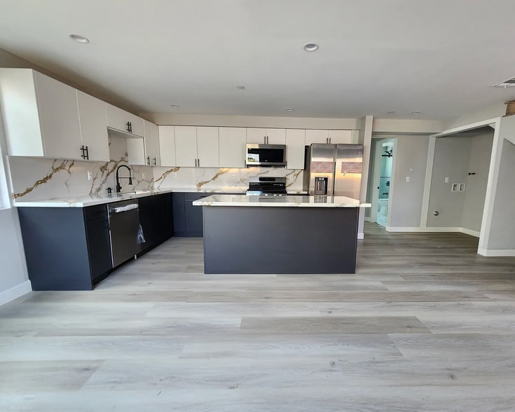 More Photos Of 2223 S Highland Ave, Los Angeles Apartments For Sale