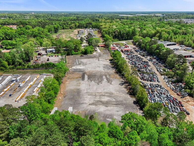 More Photos Of 623 Highway 29 S, Newnan Parking Lot For Lease