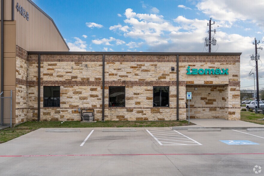 Primary Photo Of 4482 Genoa Red Bluff, Houston Warehouse For Lease