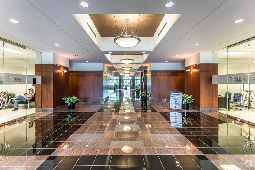 More Photos Of 6625 Lenox Park Dr, Memphis Office For Lease